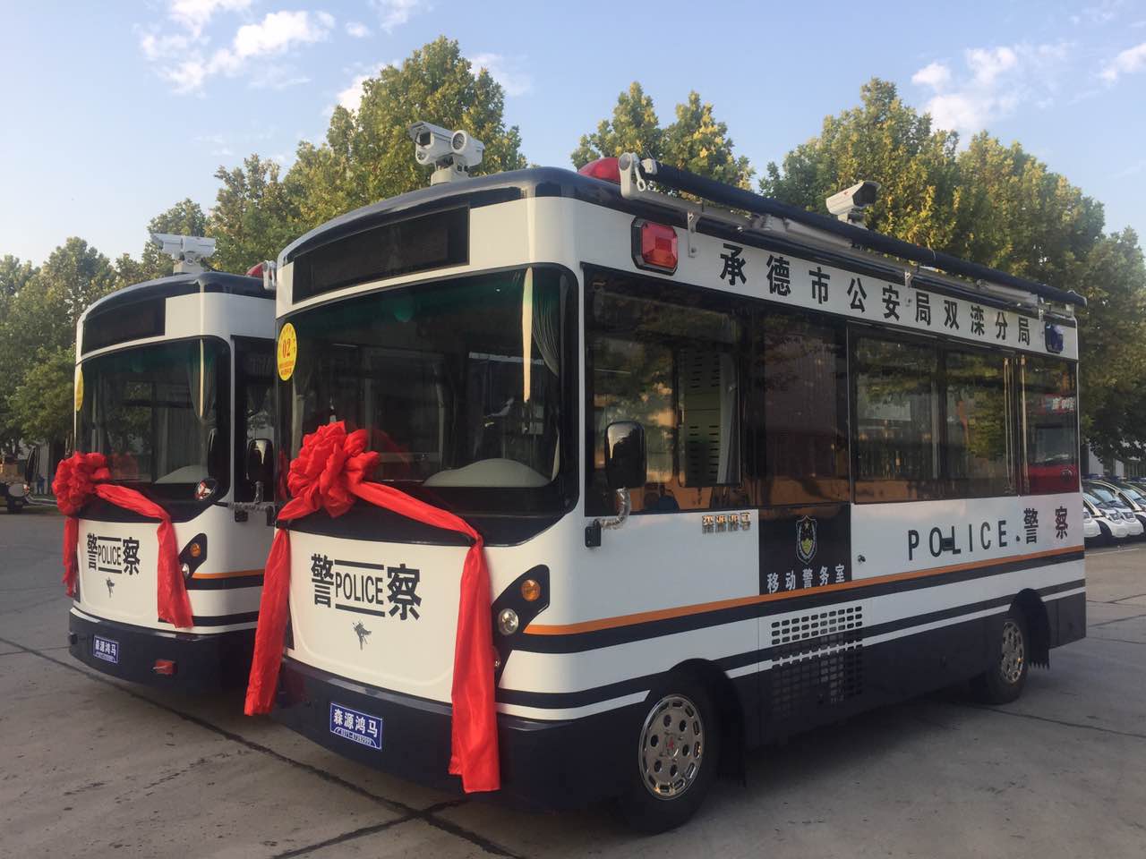河北承德雙灤分局通過公安部警采中心采購的移動警務(wù)室發(fā)車(圖2)