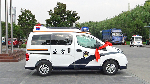 湖南武岡市公安局采購(gòu)移動(dòng)處警車(圖4)