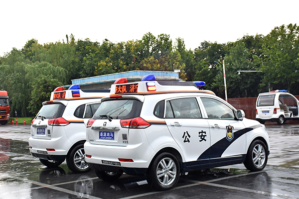 山東濟(jì)寧嘉祥通過公安部警采中心采購(gòu)SUV電動(dòng)巡邏車(圖5)
