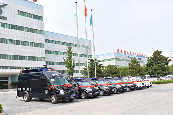 打造立體化巡防體系 南陽(yáng)市淅川縣防暴運(yùn)兵車(chē)與電動(dòng)巡邏車(chē)發(fā)車(chē)(圖2) 打造立體化巡防體系 南陽(yáng)市淅川縣防暴運(yùn)兵車(chē)與電動(dòng)巡邏車(chē)發(fā)車(chē)(圖2)