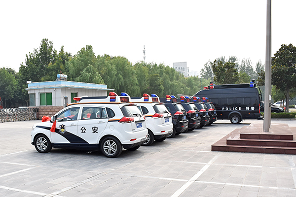 打造立體化巡防體系 南陽(yáng)市淅川縣防暴運(yùn)兵車(chē)與電動(dòng)巡邏車(chē)發(fā)車(chē)(圖5) 打造立體化巡防體系 南陽(yáng)市淅川縣防暴運(yùn)兵車(chē)與電動(dòng)巡邏車(chē)發(fā)車(chē)(圖5)