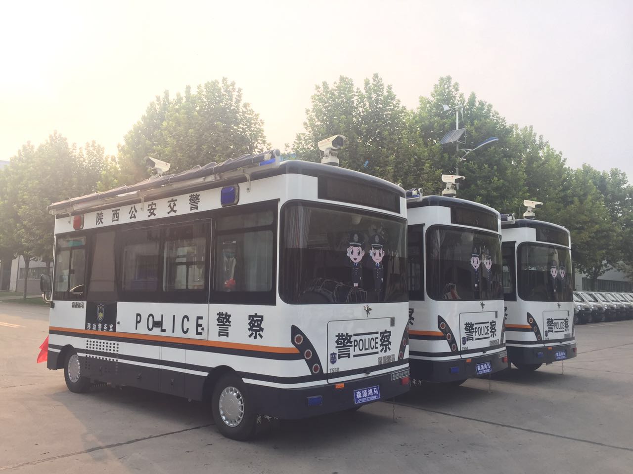 陜西公安廳采購的移動(dòng)警務(wù)室發(fā)車(圖4)