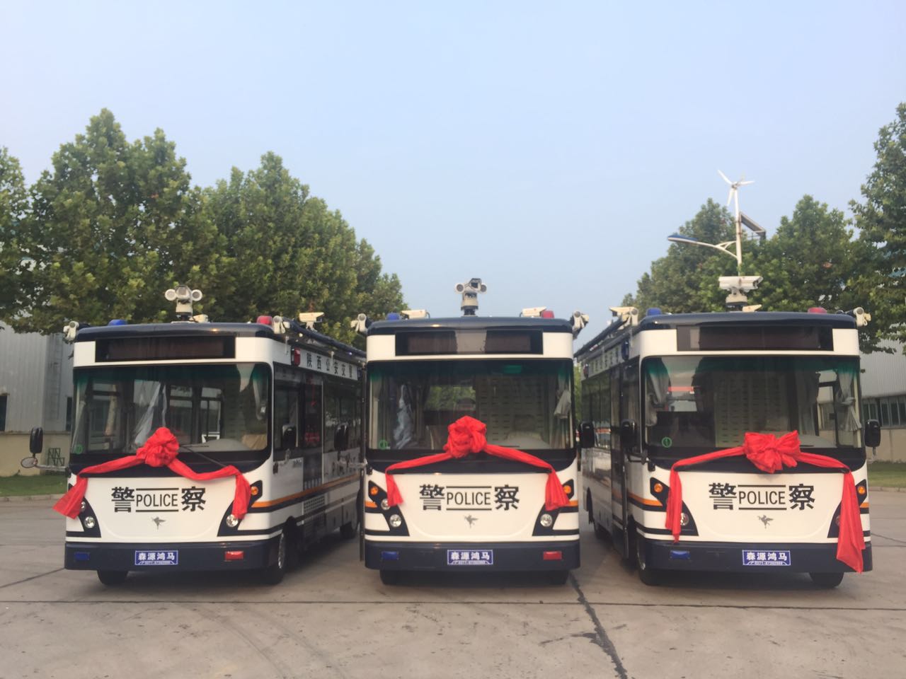 陜西公安廳采購的移動(dòng)警務(wù)室發(fā)車(圖1)