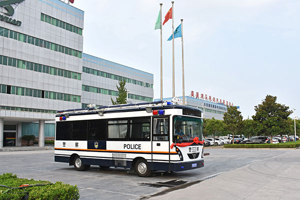 安徽廬江縣采購8米移動(dòng)警務(wù)方艙(圖2)