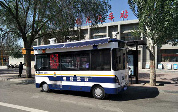 內(nèi)蒙古鄂爾多斯錫尼鎮(zhèn)多功能可移動執(zhí)法車上崗(圖1) 內(nèi)蒙古鄂爾多斯錫尼鎮(zhèn)多功能可移動執(zhí)法車上崗(圖1)