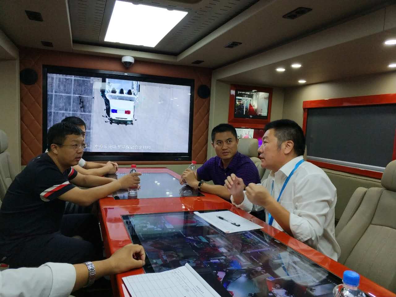 新聞連載三:展會(huì)聚焦?森源鴻馬展出消防應(yīng)急通信指揮平臺(tái) (圖4) 新聞連載三:展會(huì)聚焦?森源鴻馬展出消防應(yīng)急通信指揮平臺(tái) (圖4)