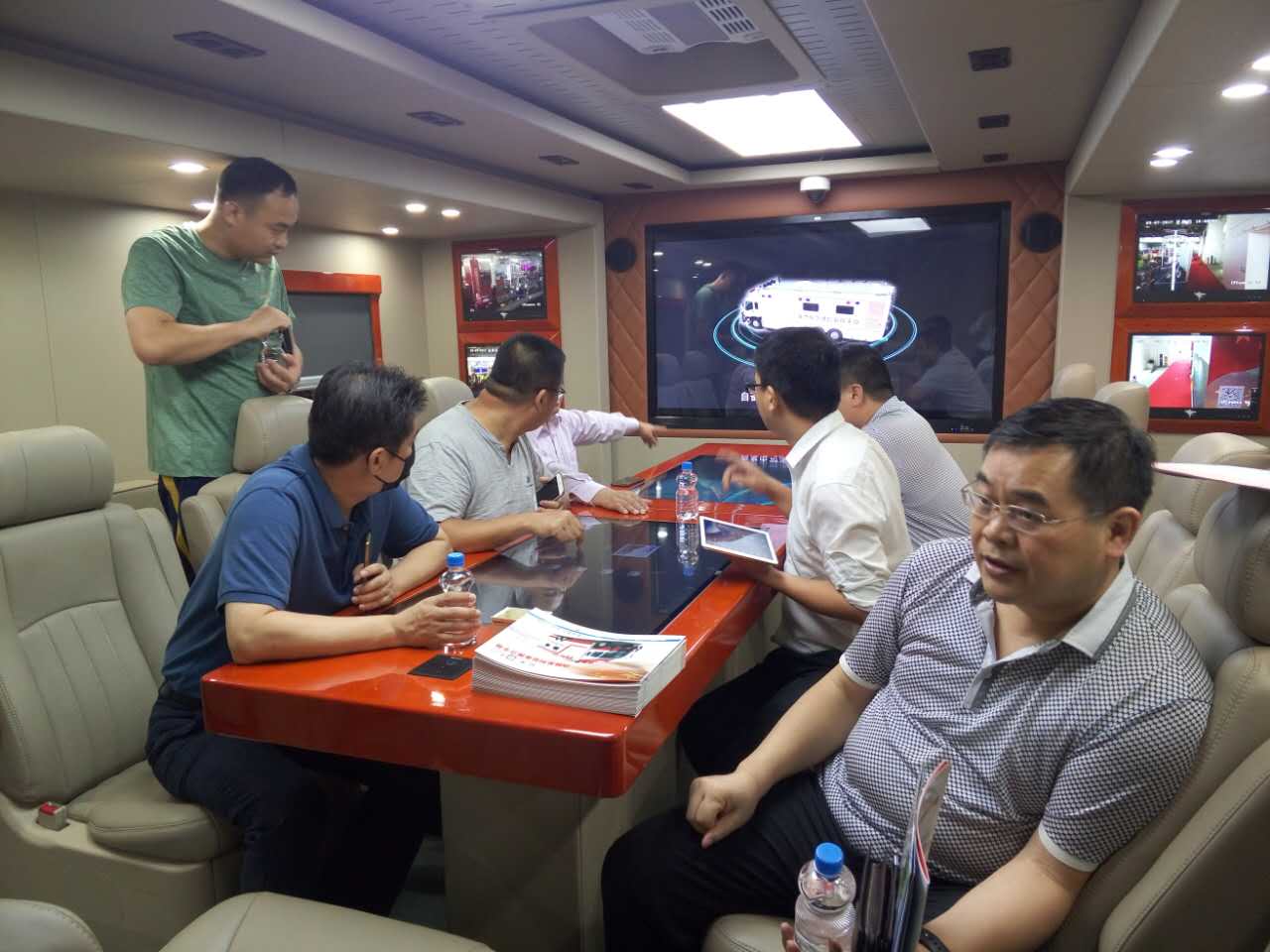 新聞連載三:展會(huì)聚焦?森源鴻馬展出消防應(yīng)急通信指揮平臺(tái) (圖6) 新聞連載三:展會(huì)聚焦?森源鴻馬展出消防應(yīng)急通信指揮平臺(tái) (圖6)