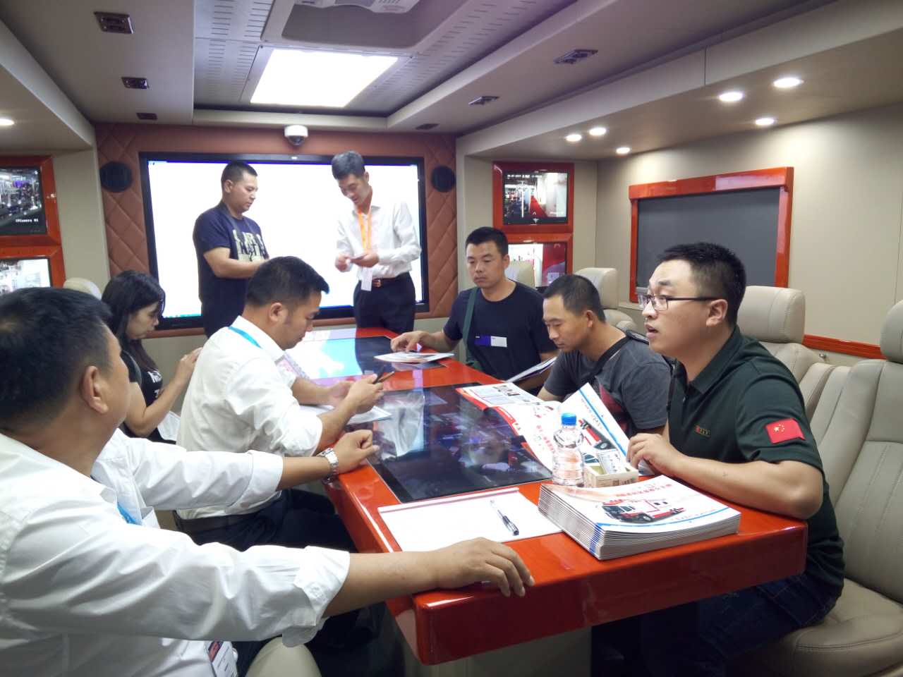 新聞連載三:展會(huì)聚焦?森源鴻馬展出消防應(yīng)急通信指揮平臺(tái) (圖8) 新聞連載三:展會(huì)聚焦?森源鴻馬展出消防應(yīng)急通信指揮平臺(tái) (圖8)