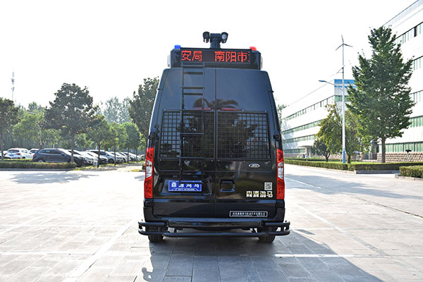 河南南陽市防暴運(yùn)兵車發(fā)車(圖6)