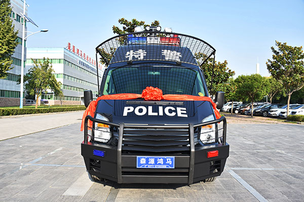 河南南陽市防暴運(yùn)兵車發(fā)車(圖1)