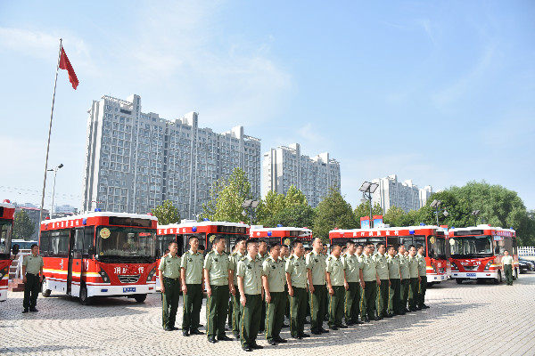 “消防宣傳戰(zhàn)士”整裝待發(fā)  焦作消防支隊舉行消防宣傳車發(fā)放儀式(圖3)