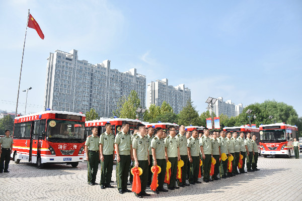 “消防宣傳戰(zhàn)士”整裝待發(fā)  焦作消防支隊舉行消防宣傳車發(fā)放儀式(圖8)