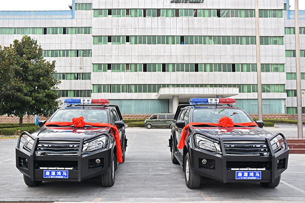 南陽南召縣武裝巡邏車發(fā)車(圖1)