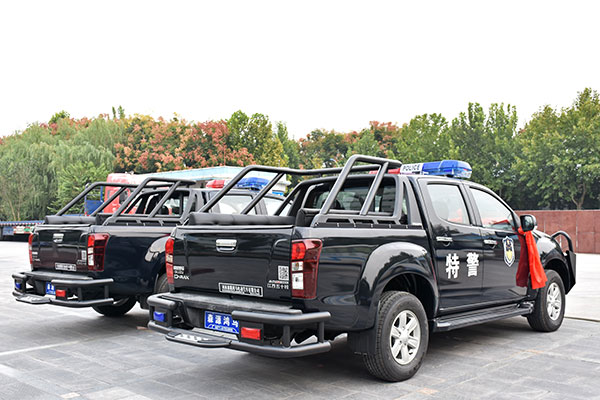 南陽南召縣武裝巡邏車發(fā)車(圖6)