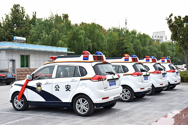 湖南芷江縣SUV電動巡邏車發(fā)車(圖5)