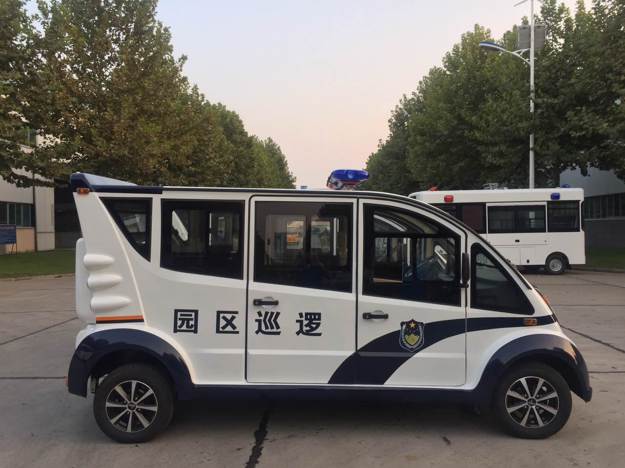 開封尉氏縣電動巡邏車發(fā)車(圖3)