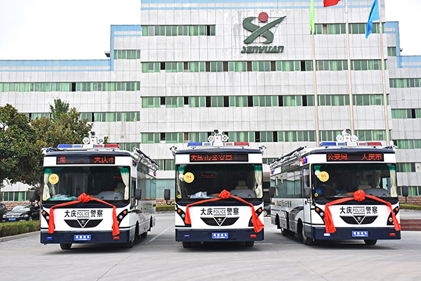 中秋晚會安保不停歇  黑龍江大慶第二批移動警務(wù)室發(fā)車(圖1)