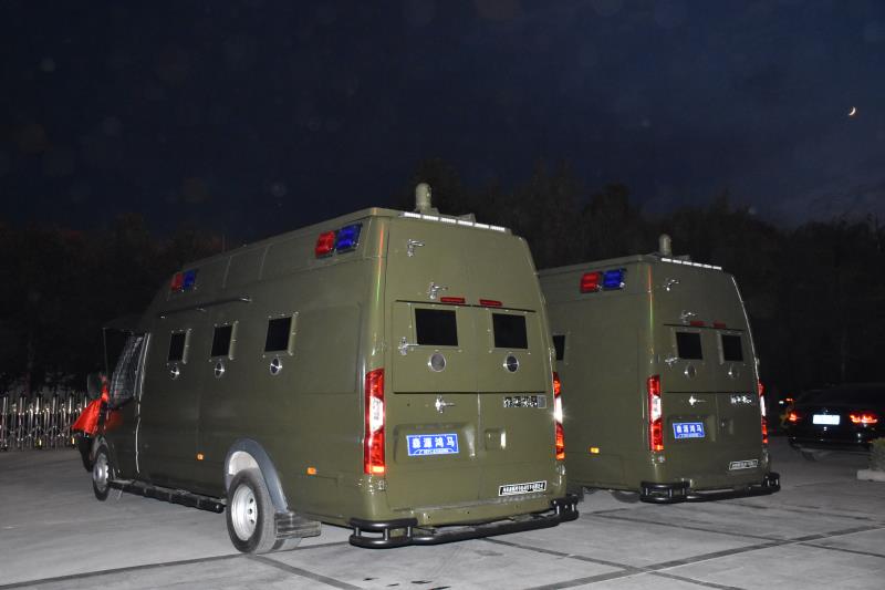 新疆哈密市第二批輕裝甲實(shí)戰(zhàn)運(yùn)兵車列裝上崗(圖5)
