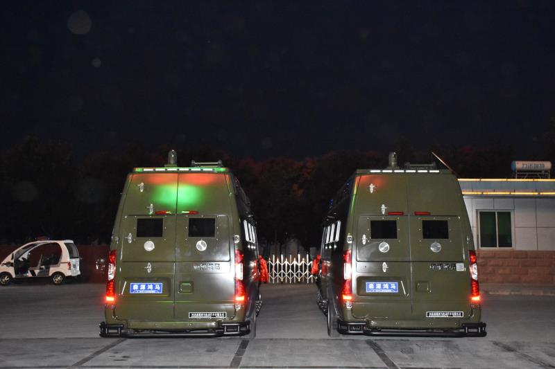 新疆哈密市第二批輕裝甲實(shí)戰(zhàn)運(yùn)兵車列裝上崗(圖6)