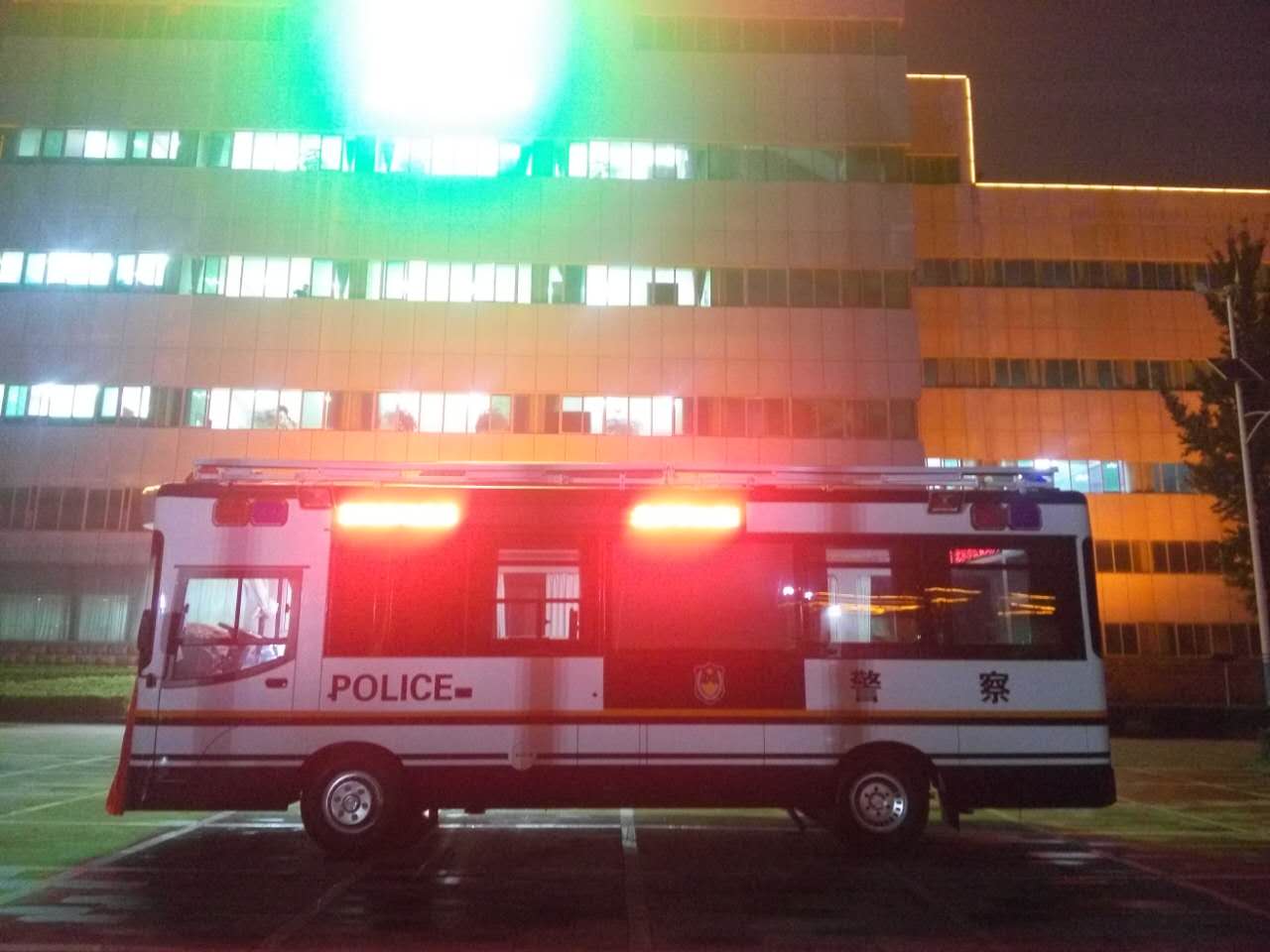 天安門的守護(hù)者  北京天安門移動警務(wù)室列裝上崗(圖4)