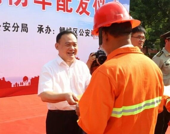 【迎接十九大 忠誠保平安】鯉城公安圓滿完成兩節(jié)安保任務(圖2) 【迎接十九大 忠誠保平安】鯉城公安圓滿完成兩節(jié)安保任務(圖2)