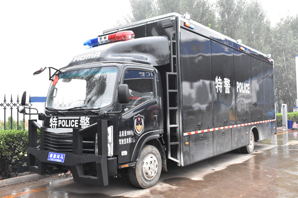 十九大安保:裝備運(yùn)輸車(chē)107國(guó)道豫冀界安陽(yáng)公安檢查站列裝上崗 (圖3) 十九大安保:裝備運(yùn)輸車(chē)107國(guó)道豫冀界安陽(yáng)公安檢查站列裝上崗 (圖3)