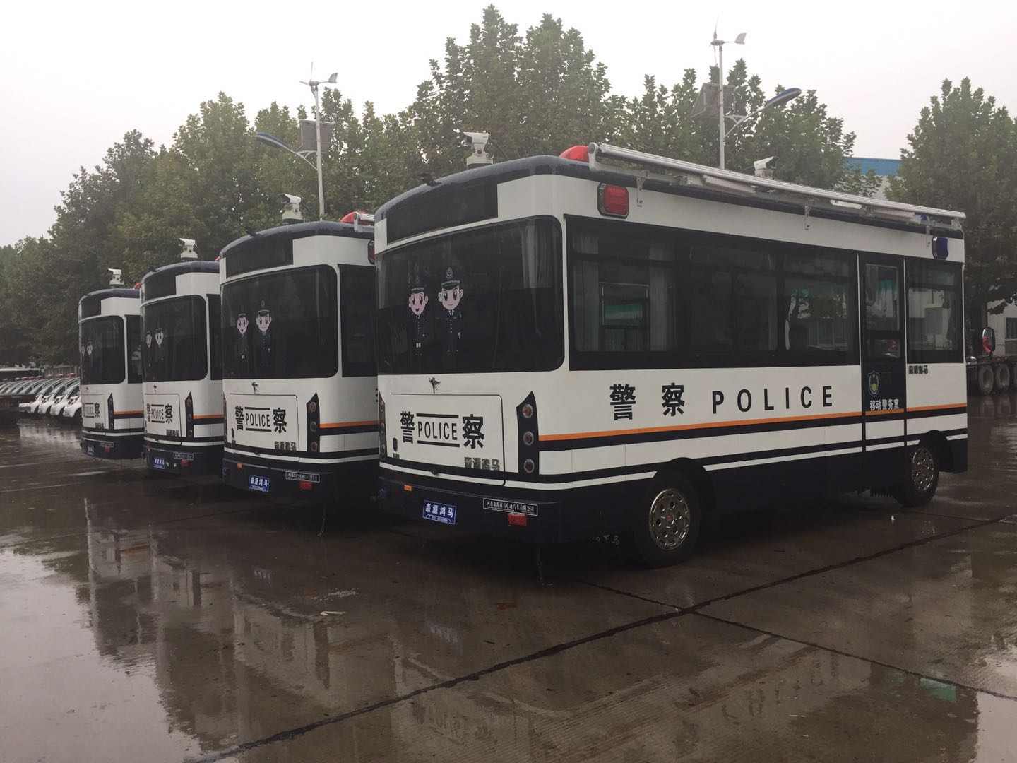 護(hù)航十九大  鴻馬在行動——河北廊坊采購移動警務(wù)室(圖4)
