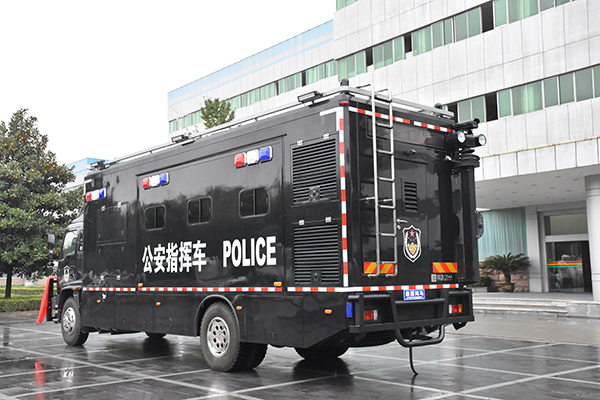 護(hù)航十九大 鴻馬在行動(dòng)——海南定安通過公安部警采中心采購十米通訊指揮車(圖5)