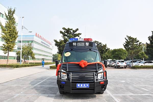 南陽內(nèi)鄉(xiāng)縣采購防暴運(yùn)兵車(圖1)