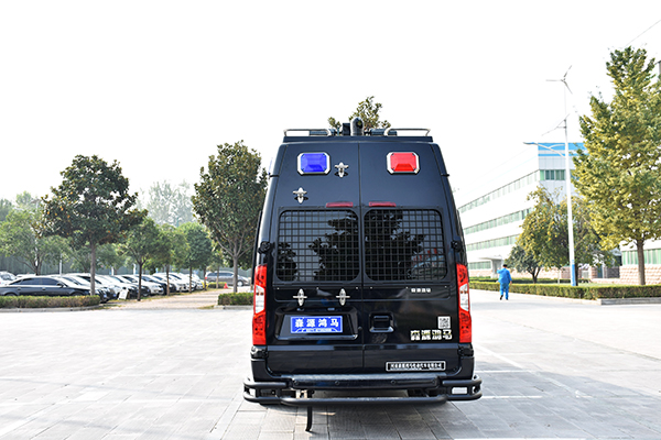 南陽內(nèi)鄉(xiāng)縣采購防暴運(yùn)兵車(圖7)