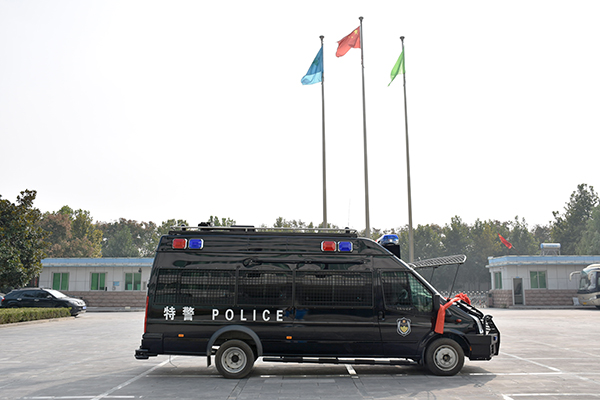 南陽內(nèi)鄉(xiāng)縣采購防暴運(yùn)兵車(圖4)