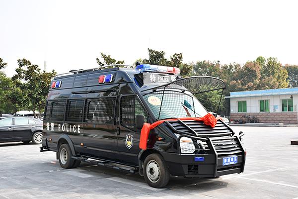 南陽內(nèi)鄉(xiāng)縣采購防暴運(yùn)兵車(圖3)