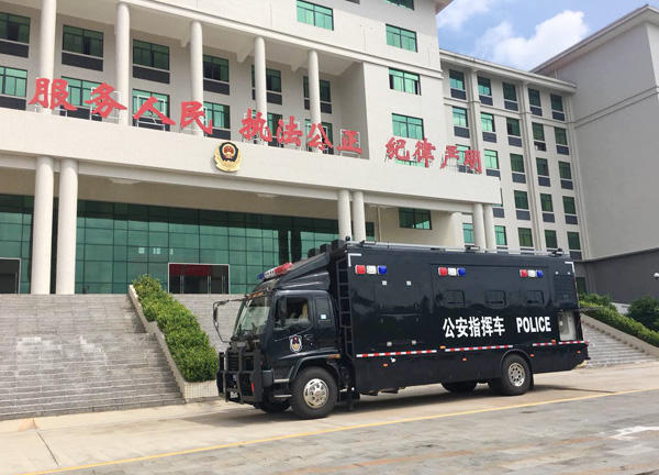 海南定安縣移動警務(wù)平臺列裝上崗(圖2) 海南定安縣移動警務(wù)平臺列裝上崗(圖2)