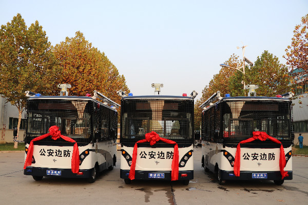 廣東邊防移動(dòng)警務(wù)室發(fā)車    為轄區(qū)管防添利器(圖1)