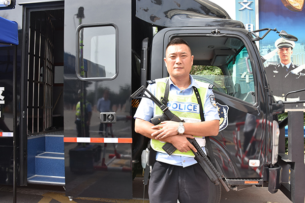 裝備快訊?森源鴻馬重磅推出治安卡口拒馬裝備車(圖12) 裝備快訊?森源鴻馬重磅推出治安卡口拒馬裝備車(圖12)