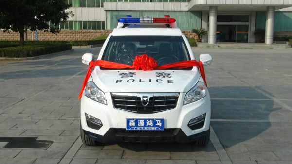 【維護(hù)社會治安  保護(hù)百姓安全】鄭州市豐產(chǎn)路分局SUV電動巡邏車發(fā)車(圖1)