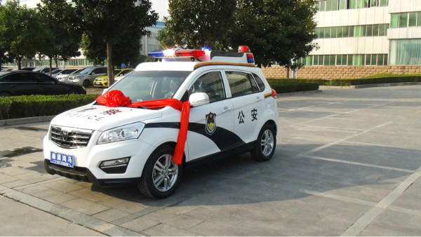 【維護(hù)社會治安  保護(hù)百姓安全】鄭州市豐產(chǎn)路分局SUV電動巡邏車發(fā)車(圖3)