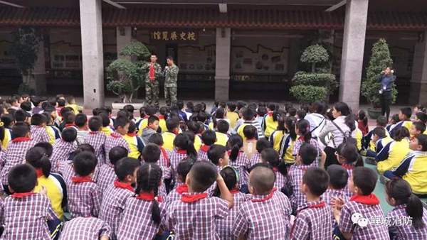 【平安鯉城】鯉城消防大隊積極參與綜治平安“三率”宣傳活動(圖4) 【平安鯉城】鯉城消防大隊積極參與綜治平安“三率”宣傳活動(圖4)