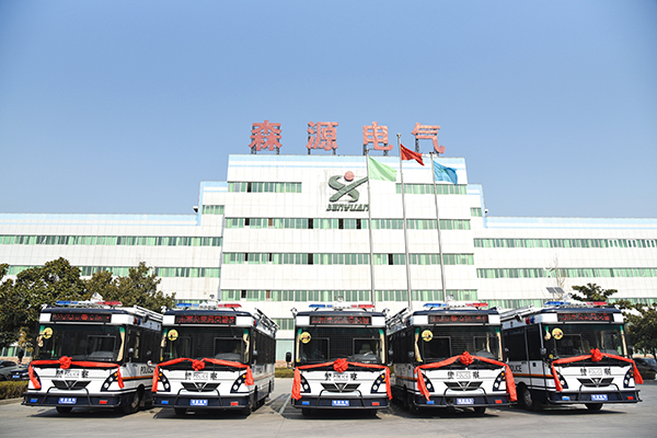 智能化協(xié)同指揮 實(shí)戰(zhàn)化快速反應(yīng)——甘肅蘭州公安交警10臺(tái)移動(dòng)警務(wù)方艙發(fā)車(圖1) 智能化協(xié)同指揮 實(shí)戰(zhàn)化快速反應(yīng)——甘肅蘭州公安交警10臺(tái)移動(dòng)警務(wù)方艙發(fā)車(圖1)