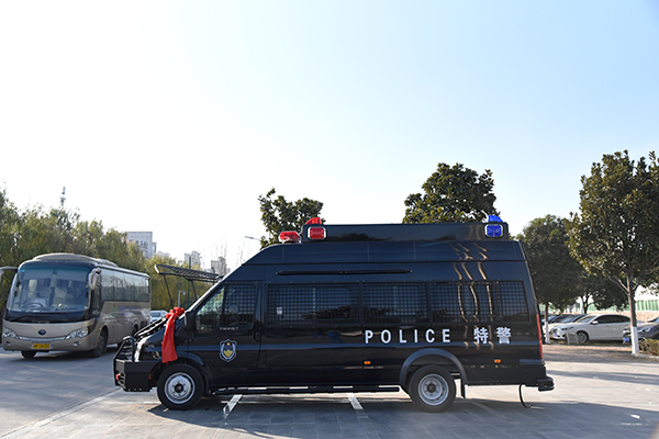 焦作孟州市采購防暴運(yùn)兵車(圖4)