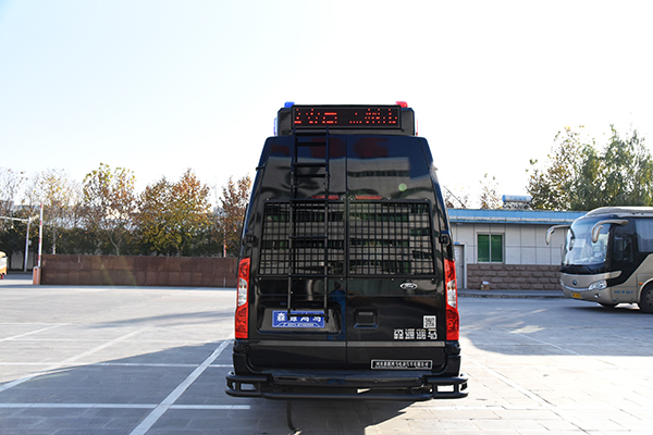 焦作孟州市采購防暴運(yùn)兵車(圖6)