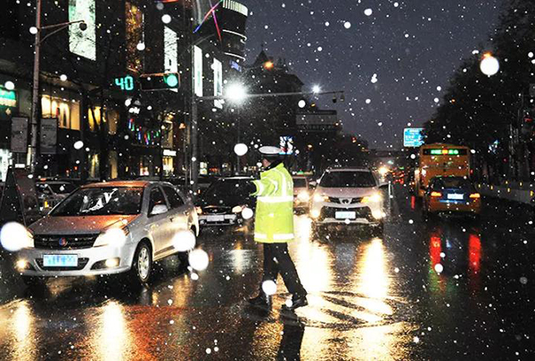 雪天路滑，行車多加小心(圖3)