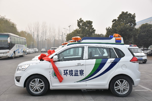 蘭考縣環(huán)保局采購SUV電動(dòng)執(zhí)法車(圖3) 蘭考縣環(huán)保局采購SUV電動(dòng)執(zhí)法車(圖3)