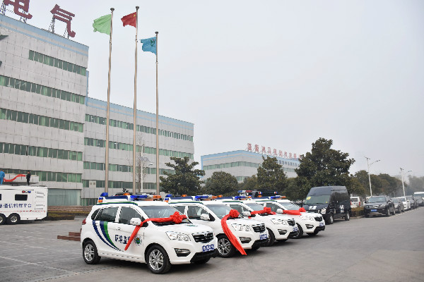 蘭考縣環(huán)保局采購SUV電動(dòng)執(zhí)法車(圖4) 蘭考縣環(huán)保局采購SUV電動(dòng)執(zhí)法車(圖4)