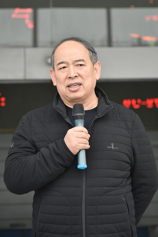 凝心聚力 趣味十足——森源鴻馬舉行2017年職工運(yùn)動會(圖6) 凝心聚力 趣味十足——森源鴻馬舉行2017年職工運(yùn)動會(圖6)