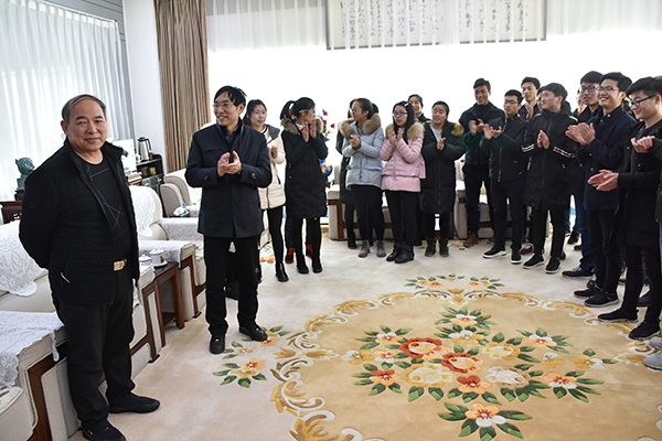 “產(chǎn)、學(xué)、研”融通發(fā)展——河南工程學(xué)院師生蒞臨森源鴻馬參觀學(xué)習(xí)(圖5)