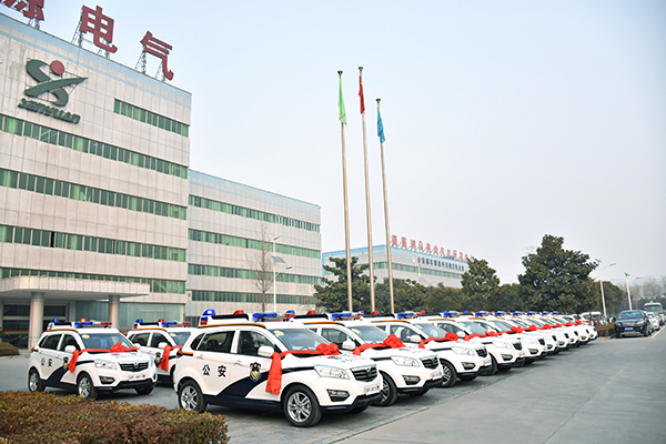云南新平縣公安局通過公安部警采中心采購16臺(tái)SUV電動(dòng)巡邏車(圖3)