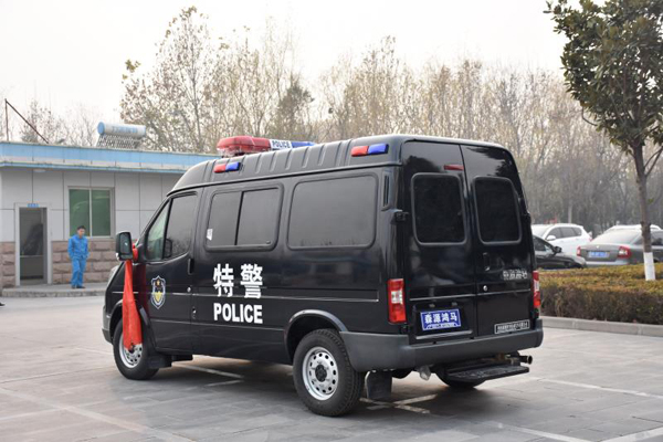 鄭州鐵路公安采購(gòu)警用囚車(圖5)