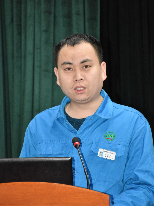 走進新時代  揚帆新航程——2018森源鴻馬誓師大會隆重召開(圖8)