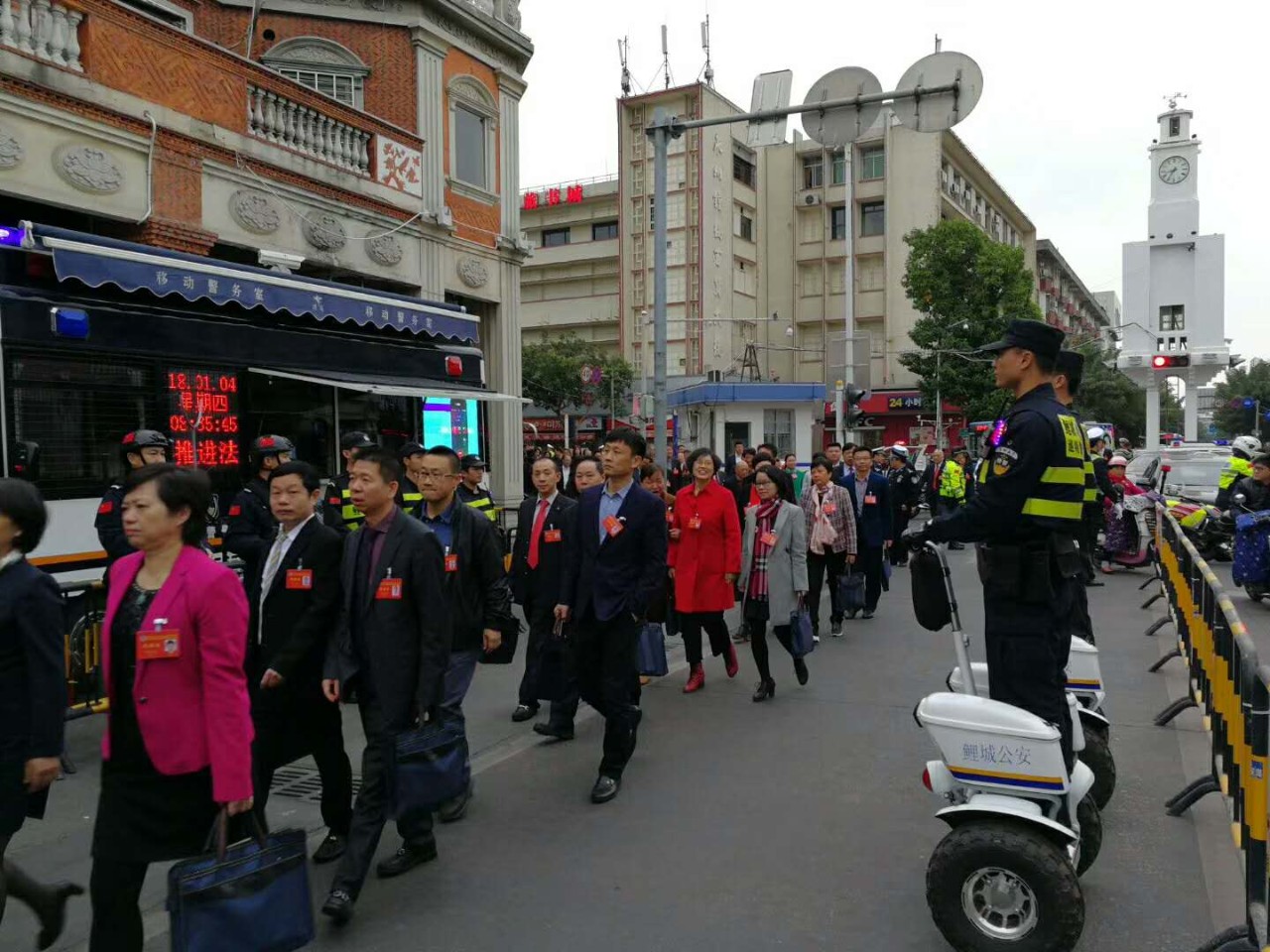 【福建泉州】鯉城公安分局圓滿完成市“兩會(huì)”安保任務(wù)(圖6) 【福建泉州】鯉城公安分局圓滿完成市“兩會(huì)”安保任務(wù)(圖6)